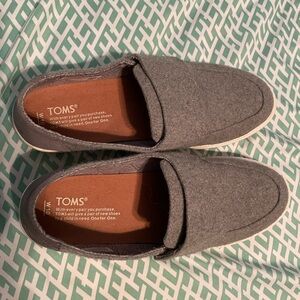 TOMS women’s Gray Slip-On Shoes